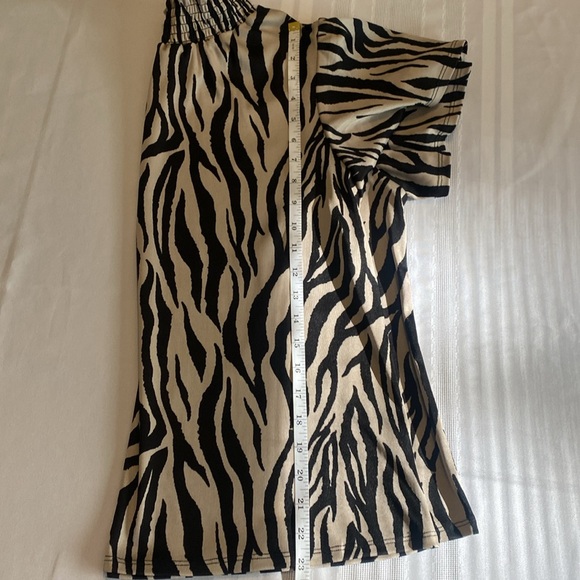 Beacon Zebra Print Flutter Sleeve Top - Picture 9 of 11